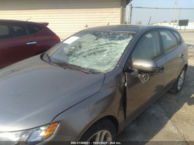 Photo 5 VIN: KNAFU5A2XC5618099 - KIA FORTE 5-DOOR 