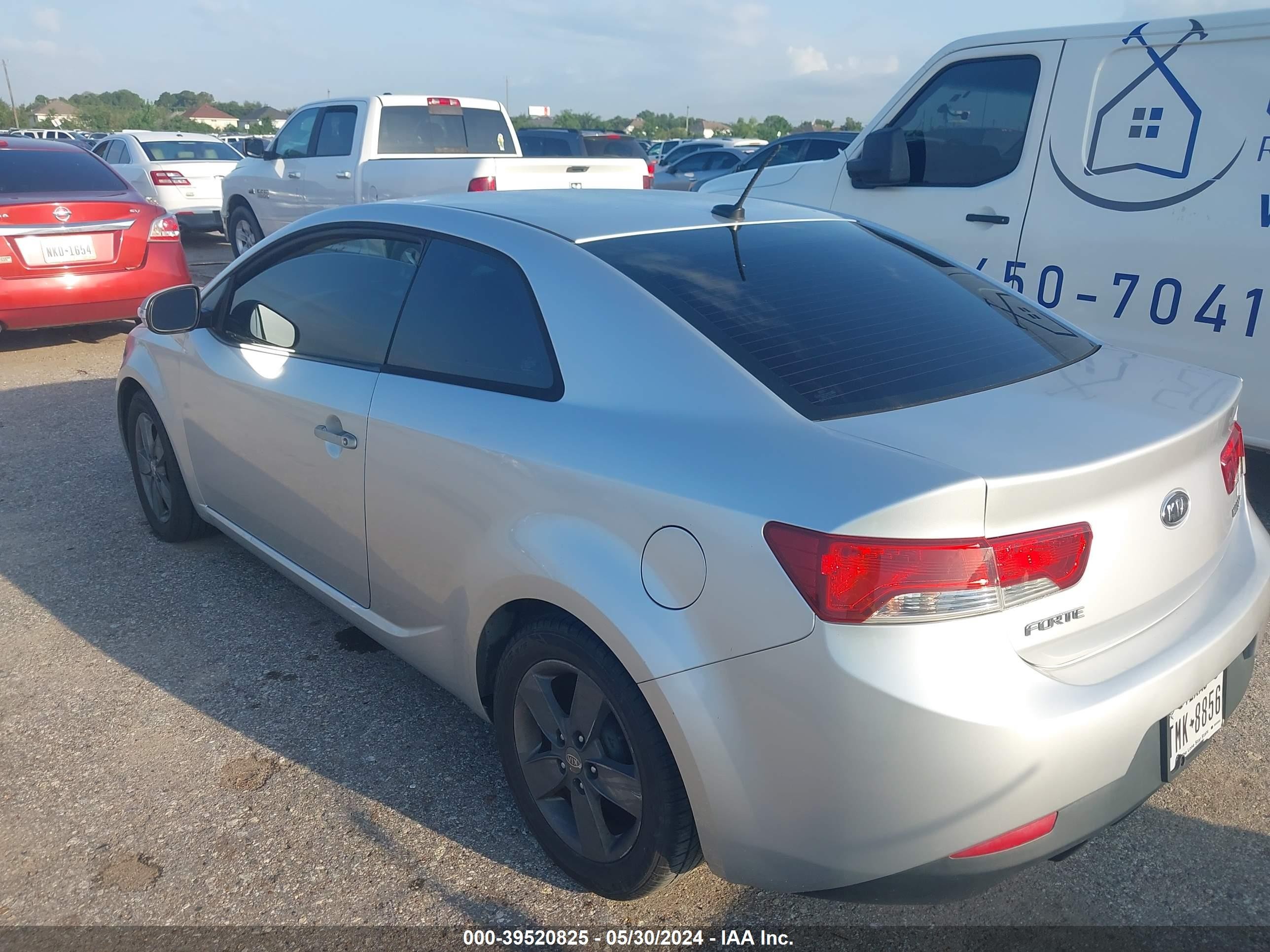 Photo 2 VIN: KNAFU6A22A5116674 - KIA FORTE 