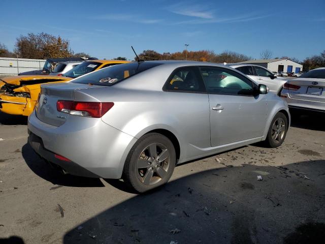 Photo 2 VIN: KNAFU6A22B5429984 - KIA FORTE 