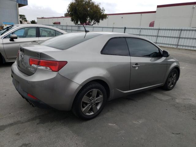 Photo 2 VIN: KNAFU6A22C5596217 - KIA FORTE 