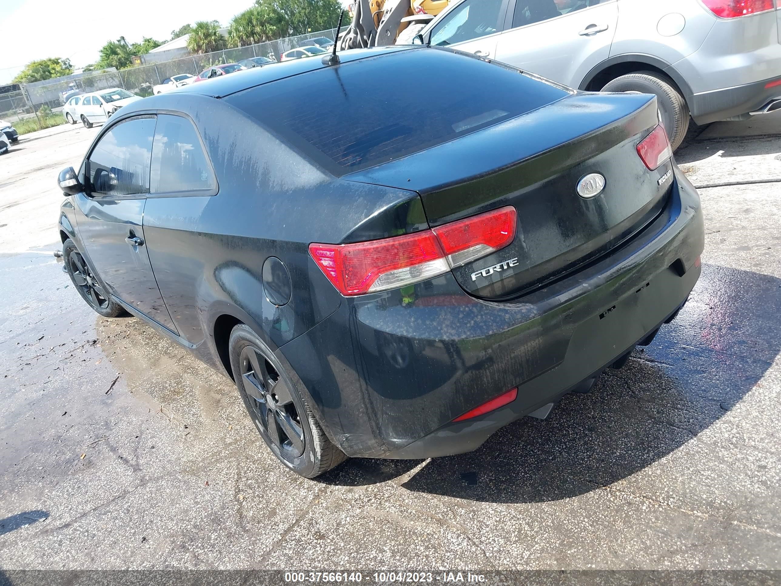 Photo 2 VIN: KNAFU6A25A5168798 - KIA FORTE 