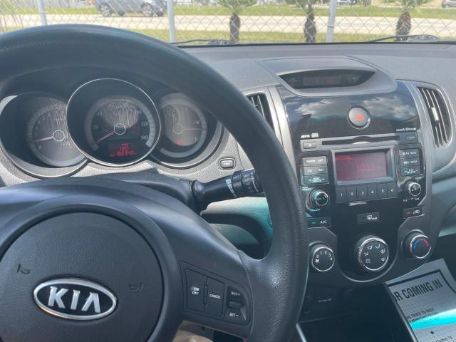 Photo 8 VIN: KNAFU6A25D5743728 - KIA FORTE 