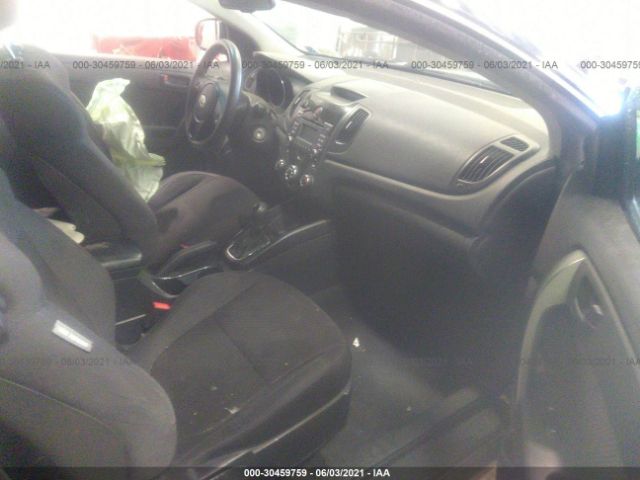 Photo 4 VIN: KNAFU6A28B5370424 - KIA FORTE KOUP 