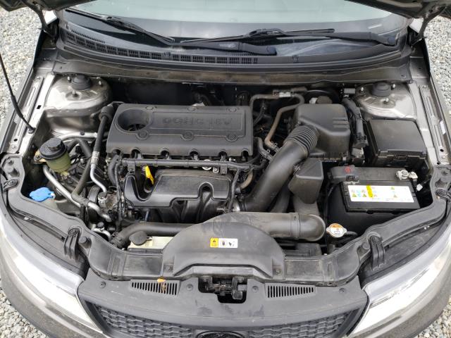 Photo 6 VIN: KNAFU6A28D5667163 - KIA FORTE EX 