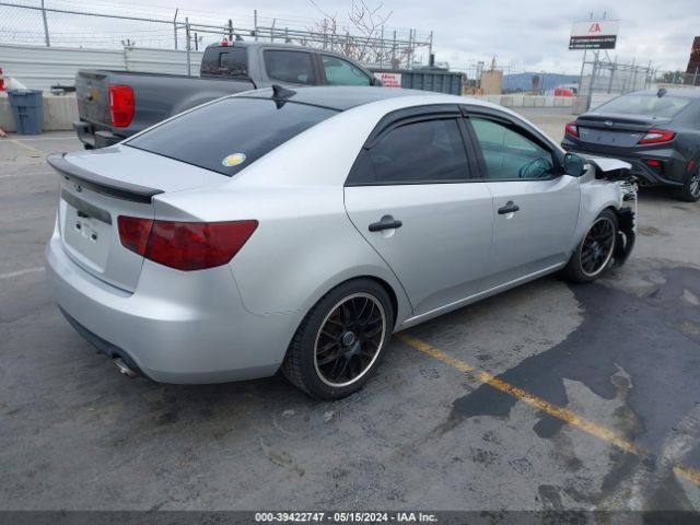 Photo 3 VIN: KNAFW4A30A5069636 - KIA FORTE 