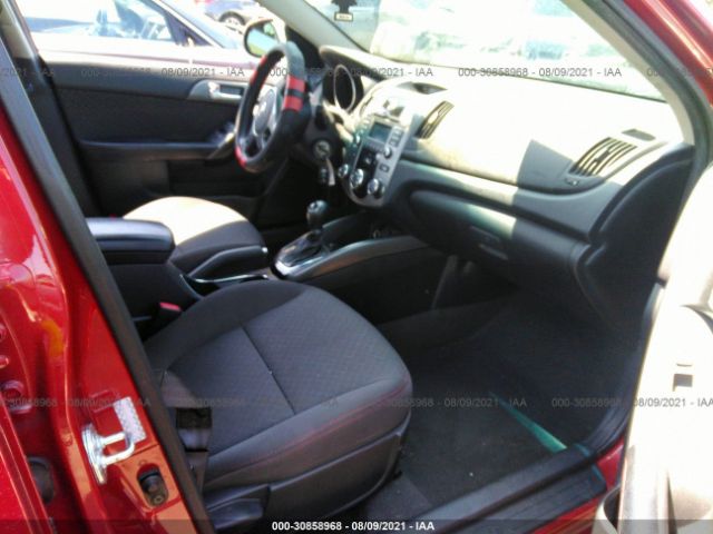 Photo 4 VIN: KNAFW4A31C5503663 - KIA FORTE 