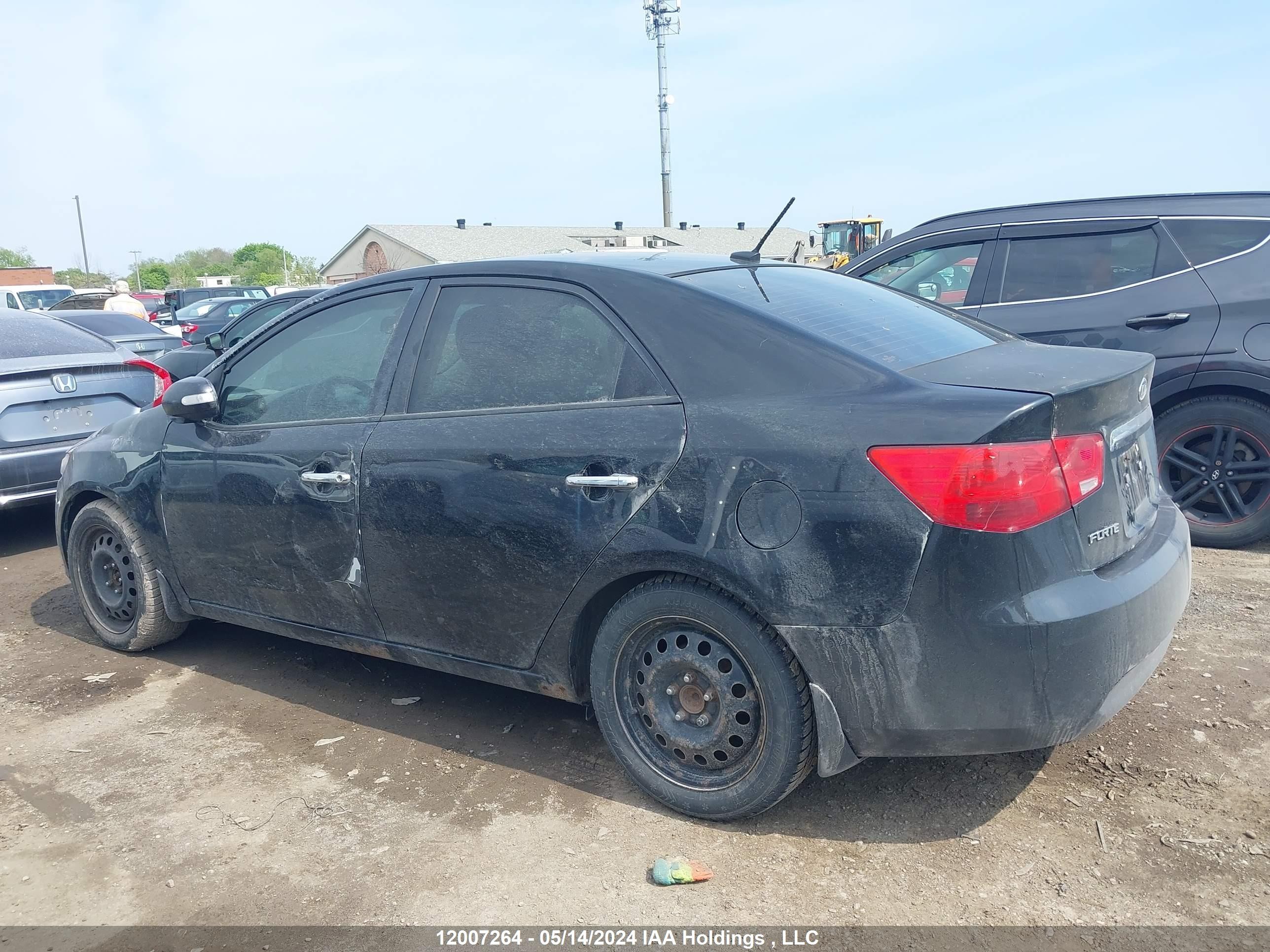 Photo 13 VIN: KNAFW4A32A5213638 - KIA FORTE 