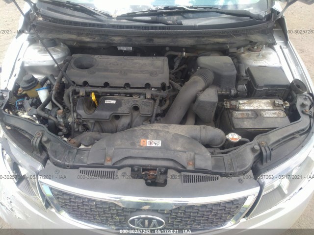 Photo 9 VIN: KNAFW4A32D5720835 - KIA FORTE 