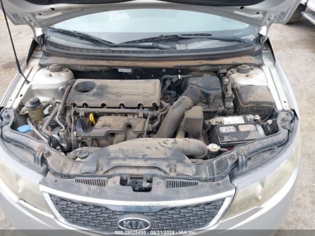 Photo 9 VIN: KNAFW4A36D5732874 - KIA FORTE 