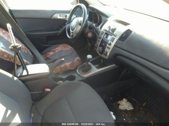 Photo 4 VIN: KNAFW4A37A5048850 - KIA FORTE 