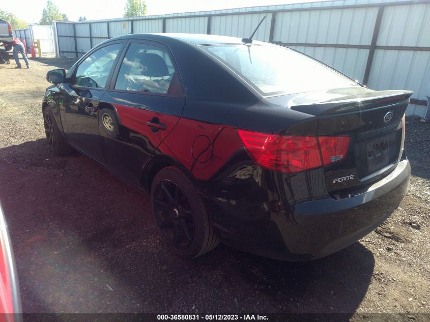 Photo 2 VIN: KNAFW4A37D5675729 - KIA FORTE 