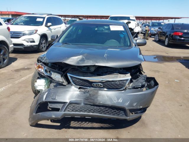 Photo 5 VIN: KNAFW4A38D5728051 - KIA FORTE 