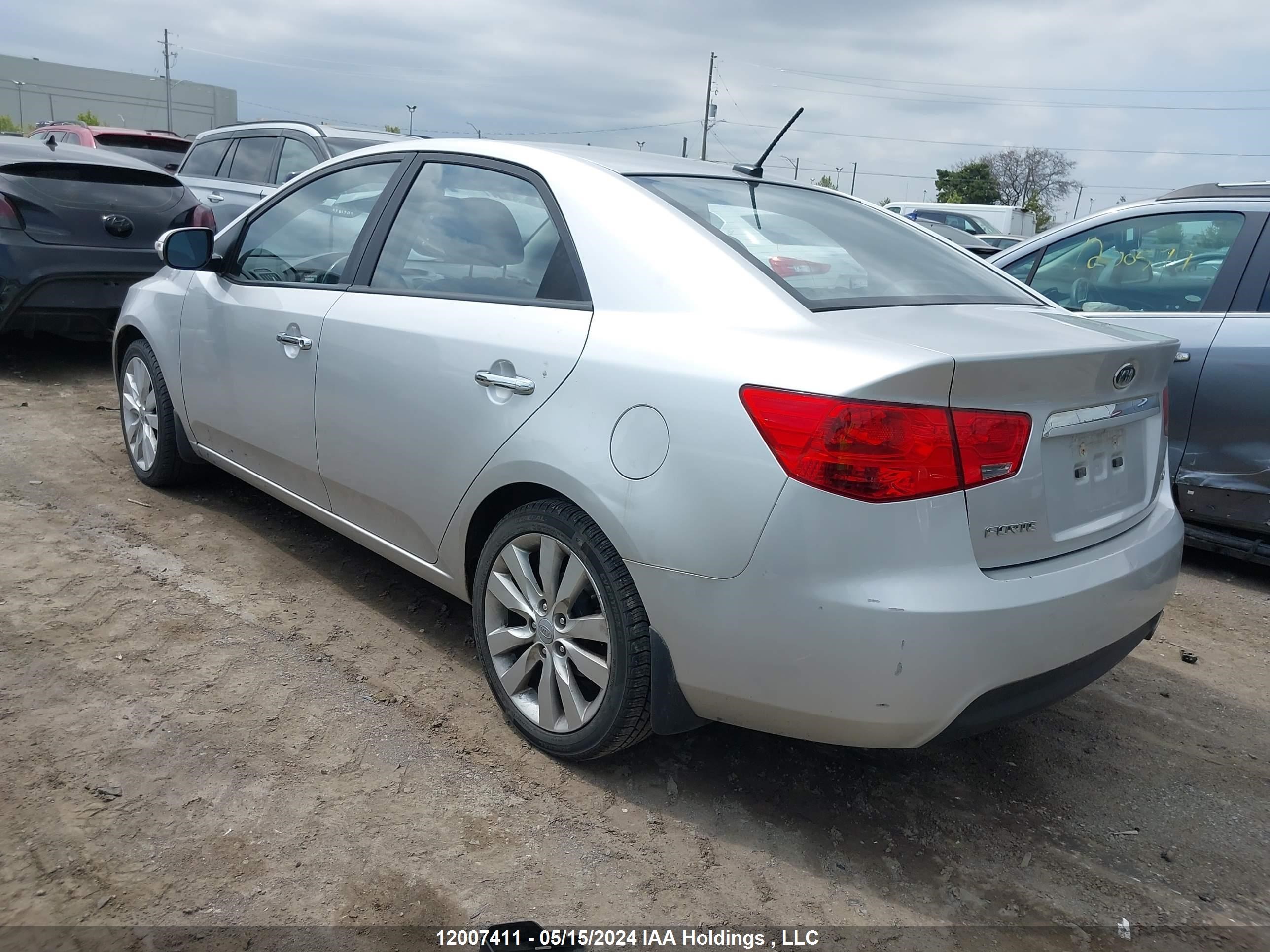 Photo 2 VIN: KNAFW4A3XA5159909 - KIA FORTE 