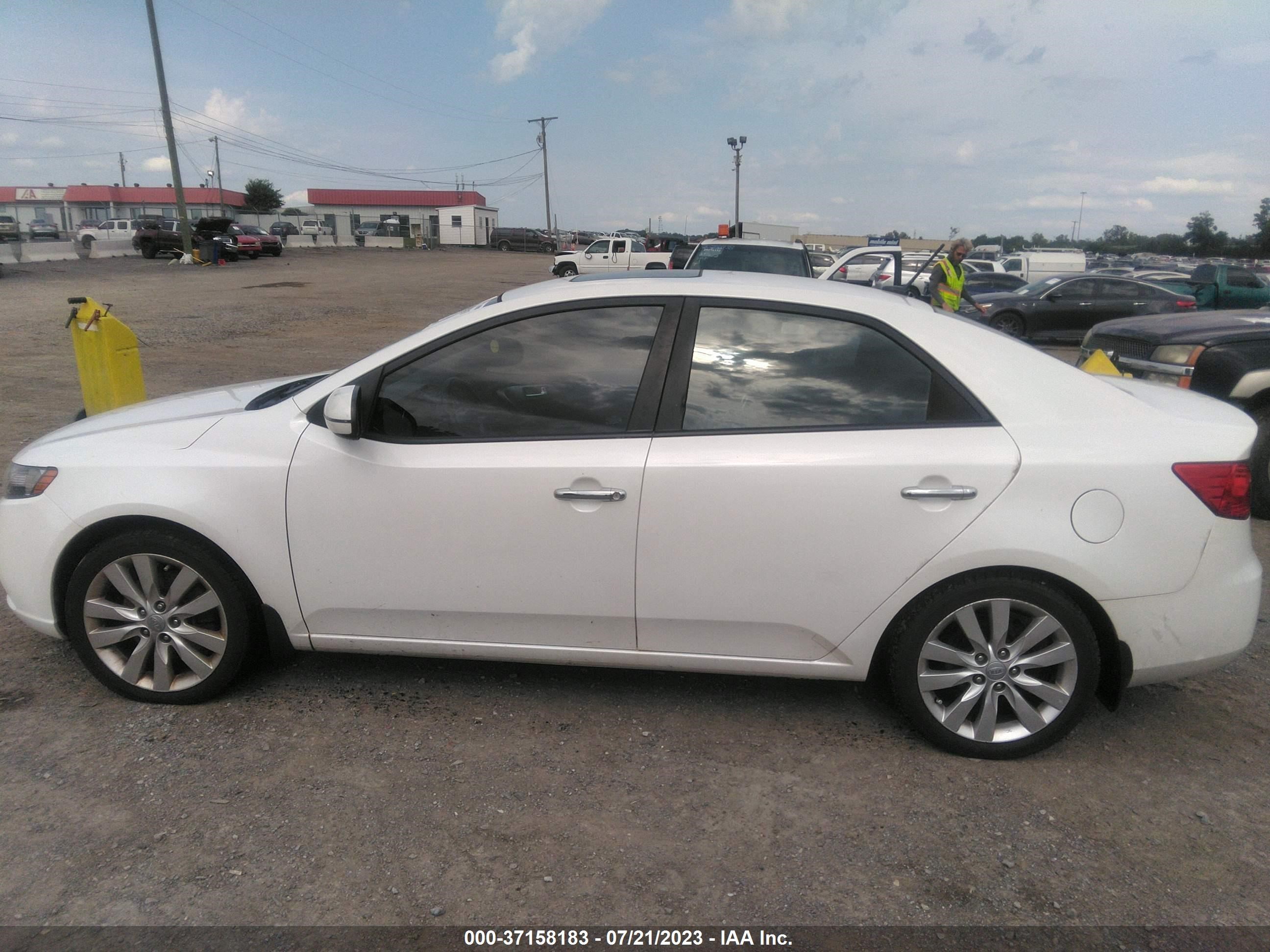 Photo 14 VIN: KNAFW4A3XD5678947 - KIA FORTE 