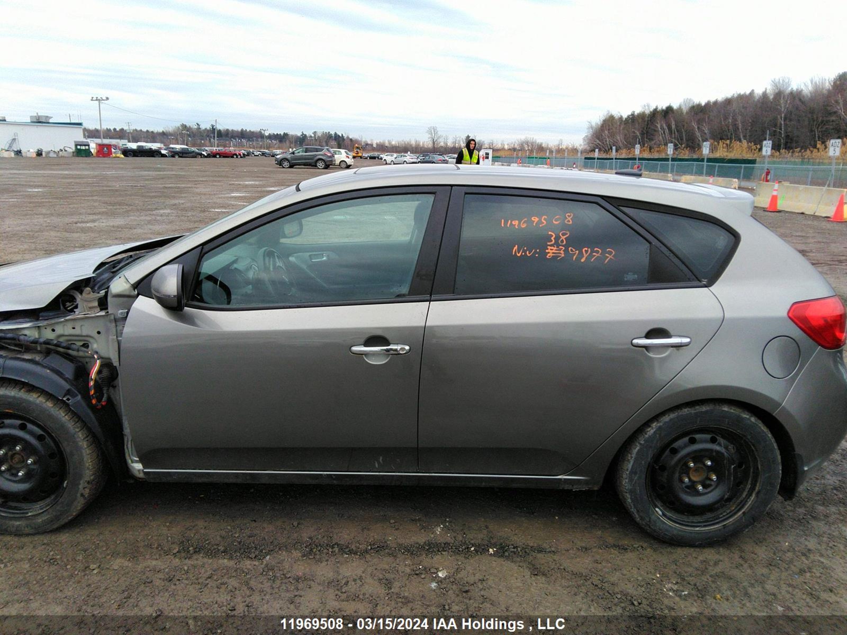 Photo 14 VIN: KNAFW5A31B5389877 - KIA FORTE 