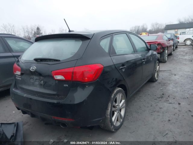 Photo 3 VIN: KNAFW5A31C5468418 - KIA FORTE 