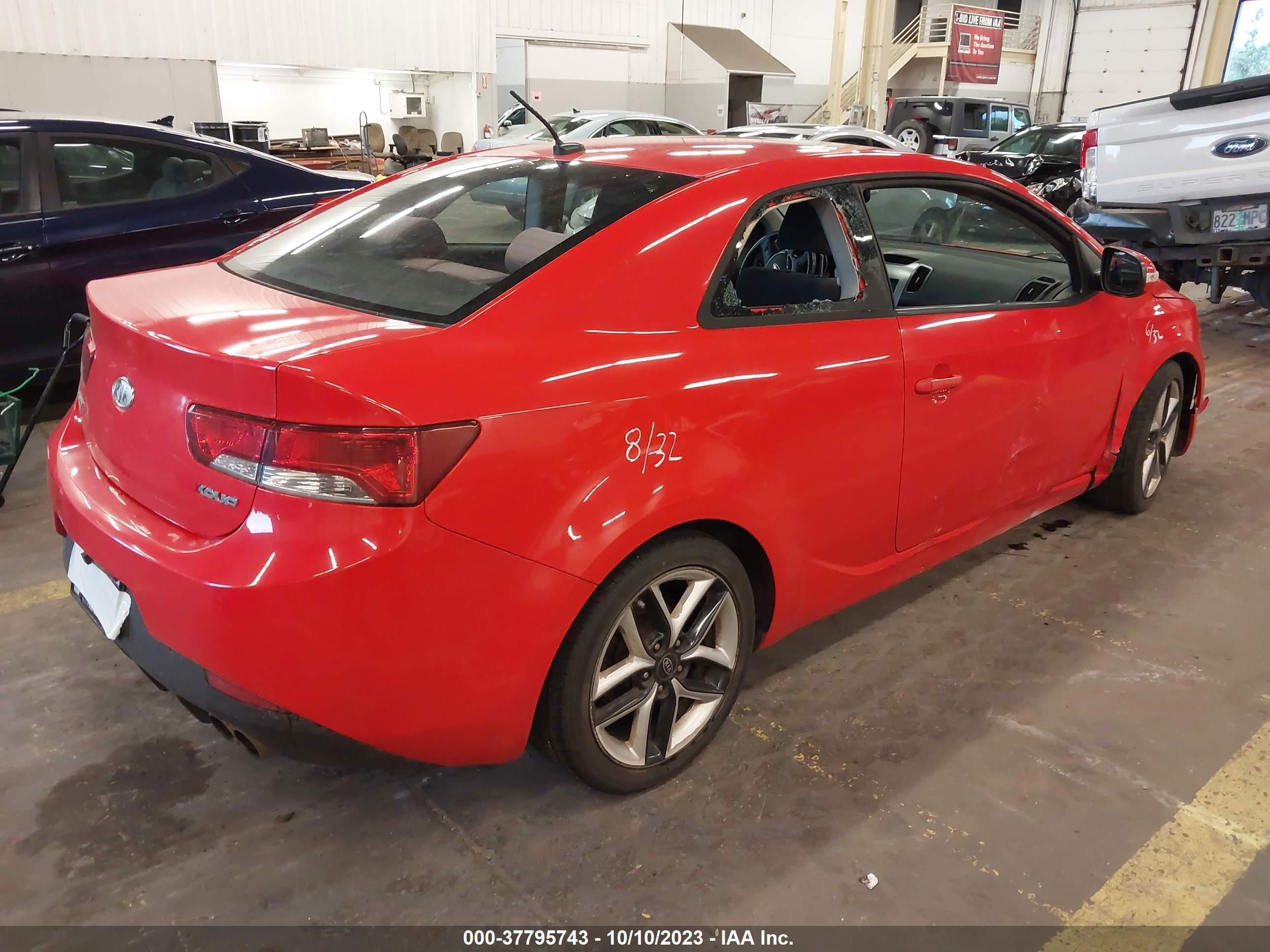 Photo 3 VIN: KNAFW6A35A5140230 - KIA FORTE 