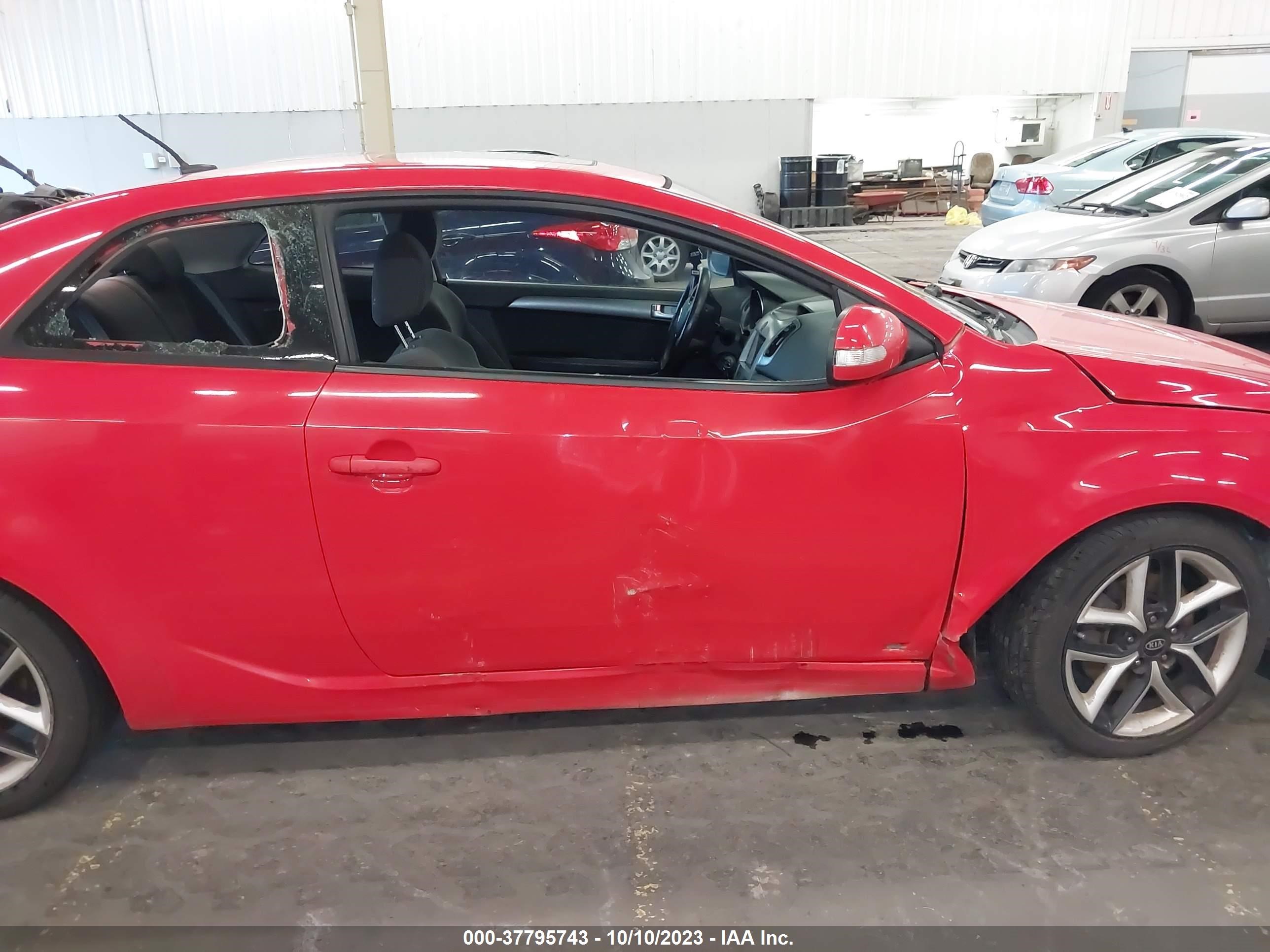 Photo 5 VIN: KNAFW6A35A5140230 - KIA FORTE 