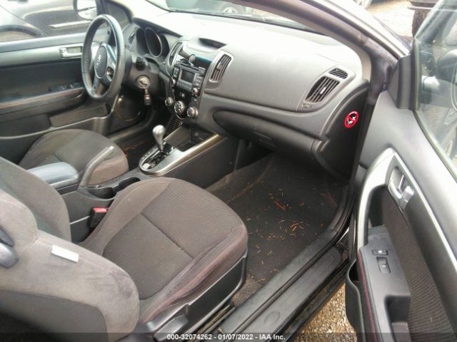 Photo 4 VIN: KNAFW6A37A5174430 - KIA FORTE KOUP 