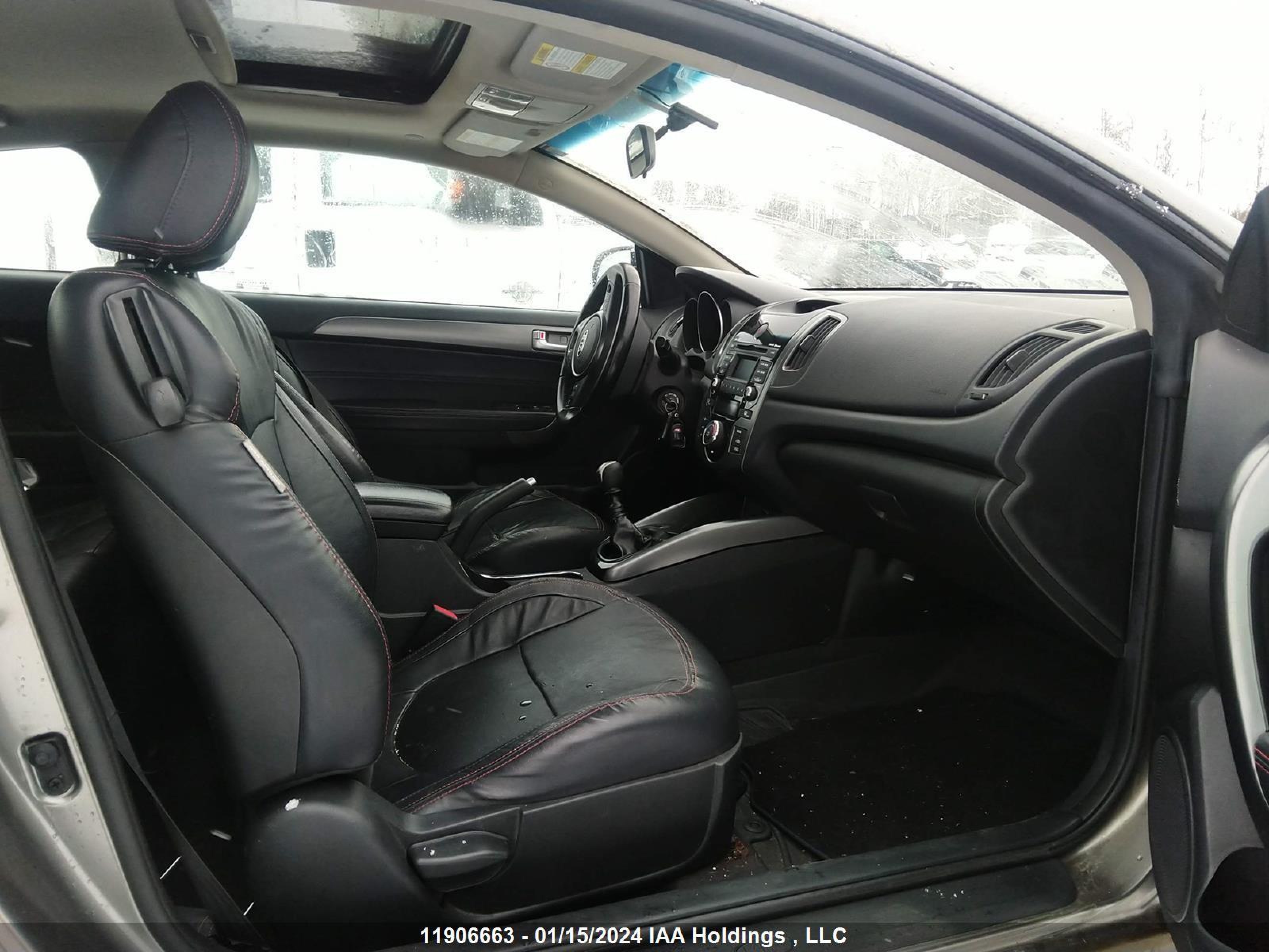 Photo 4 VIN: KNAFW6A38B5415266 - KIA FORTE 