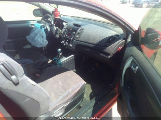 Photo 4 VIN: KNAFW6A3XA5263697 - KIA FORTE KOUP 