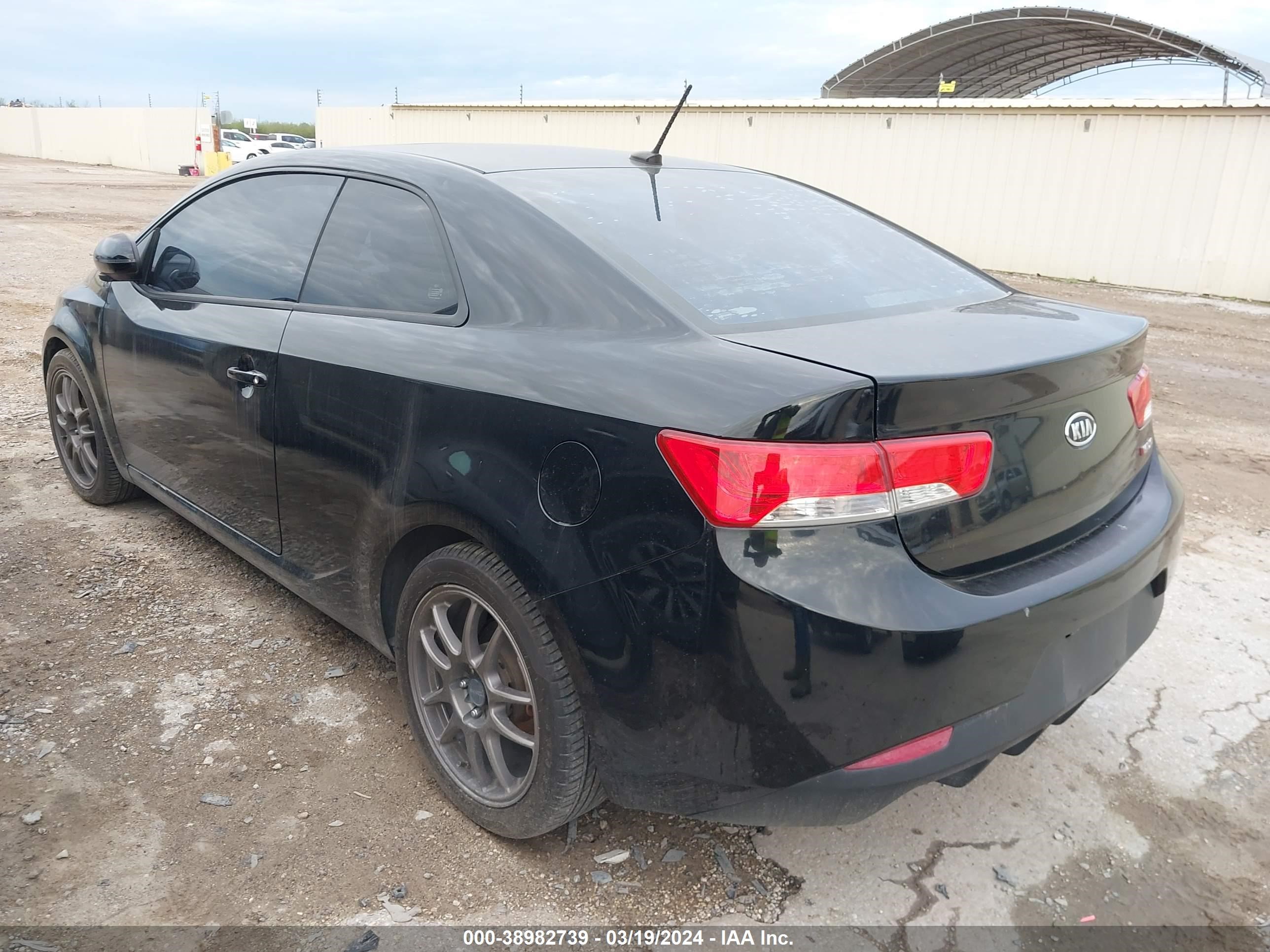 Photo 2 VIN: KNAFW6A3XD5707181 - KIA FORTE 