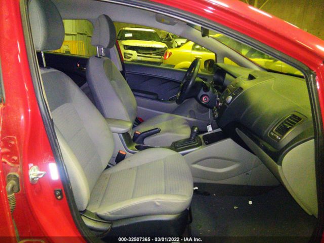 Photo 4 VIN: KNAFX4A60E5218172 - KIA FORTE 