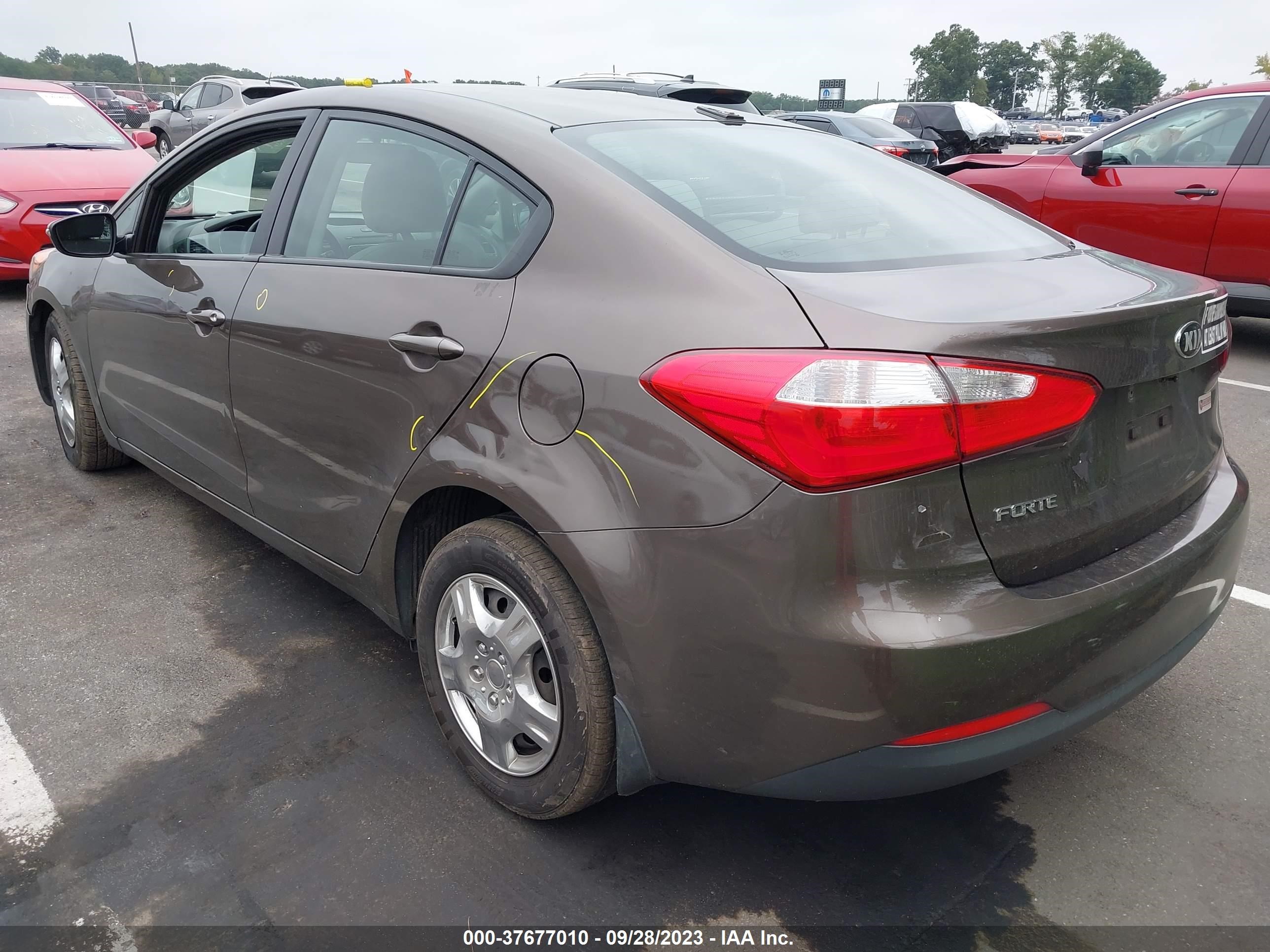 Photo 2 VIN: KNAFX4A60F5321030 - KIA FORTE 