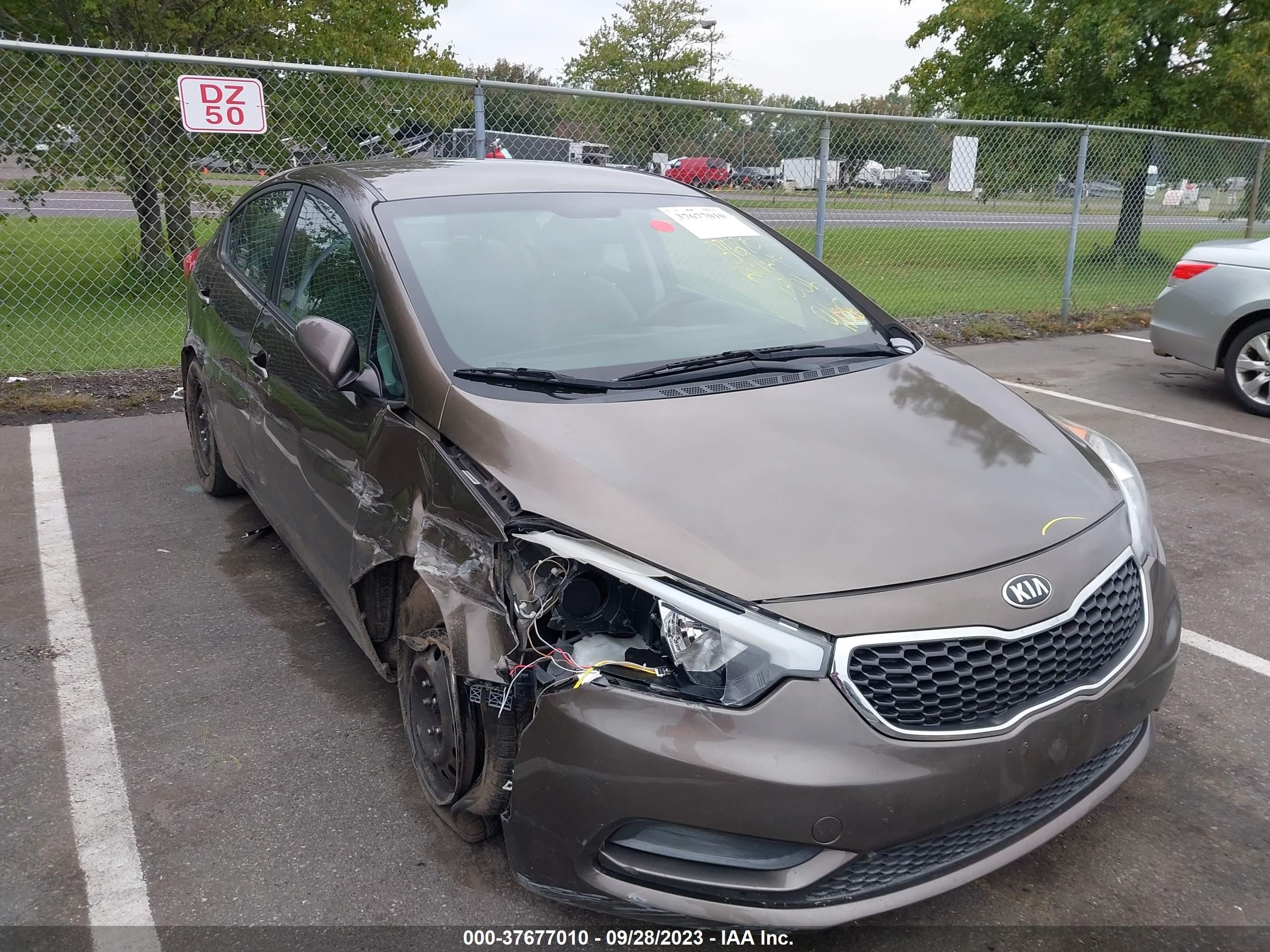 Photo 5 VIN: KNAFX4A60F5321030 - KIA FORTE 