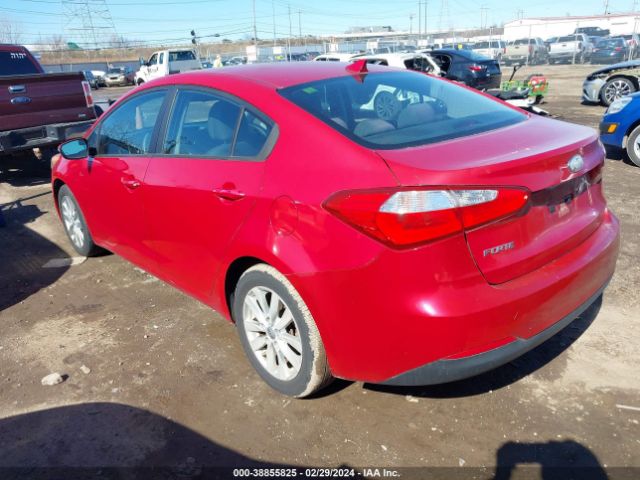 Photo 2 VIN: KNAFX4A61E5218889 - KIA FORTE 