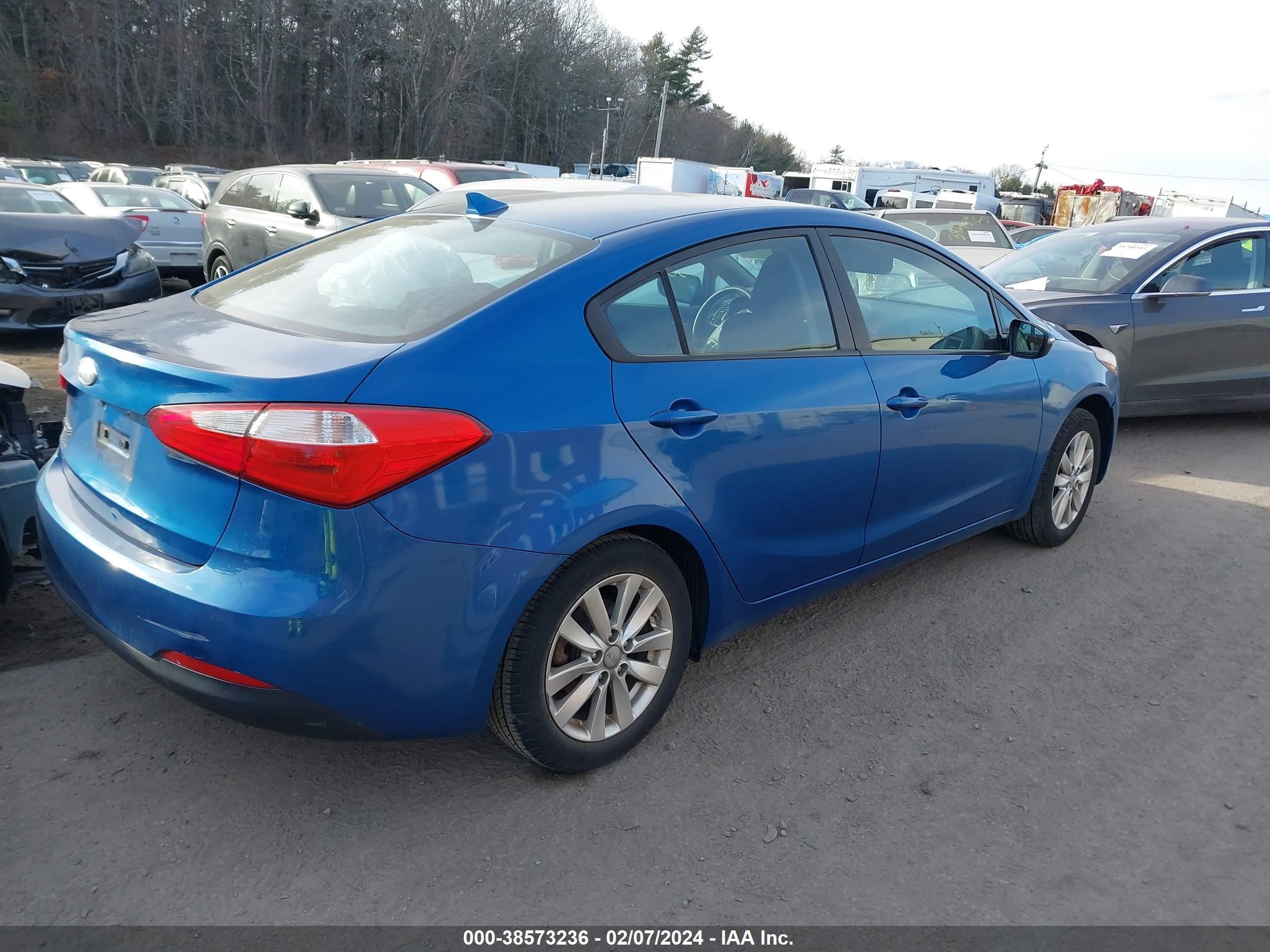 Photo 3 VIN: KNAFX4A61E5226622 - KIA FORTE 