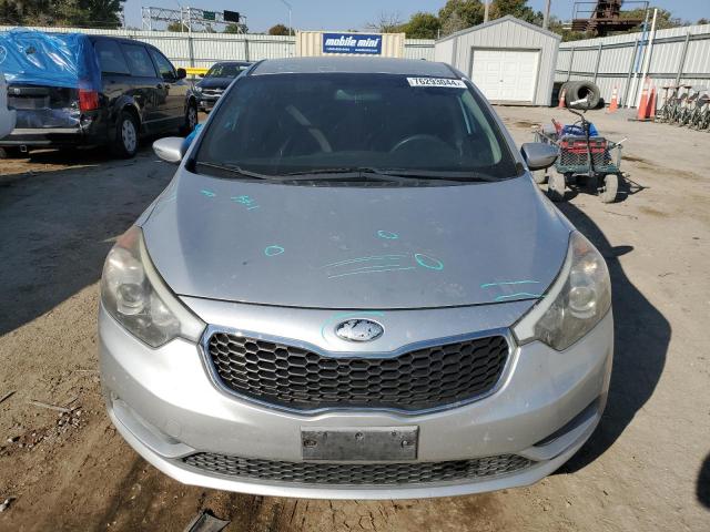 Photo 4 VIN: KNAFX4A61F5274493 - KIA FORTE LX 