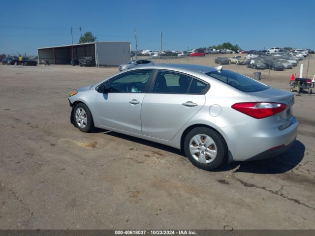 Photo 2 VIN: KNAFX4A61F5357695 - KIA FORTE 