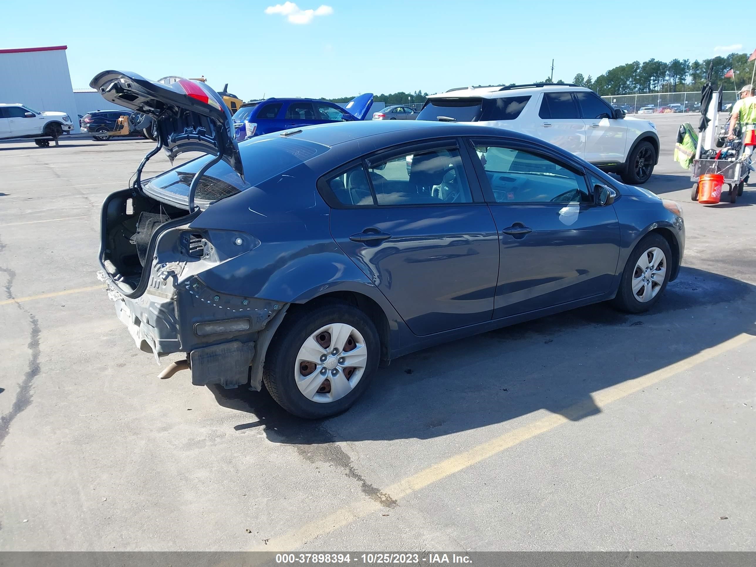 Photo 3 VIN: KNAFX4A61F5421623 - KIA FORTE 