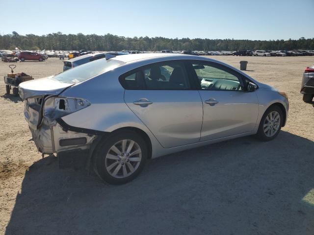 Photo 2 VIN: KNAFX4A62F5354501 - KIA FORTE LX 