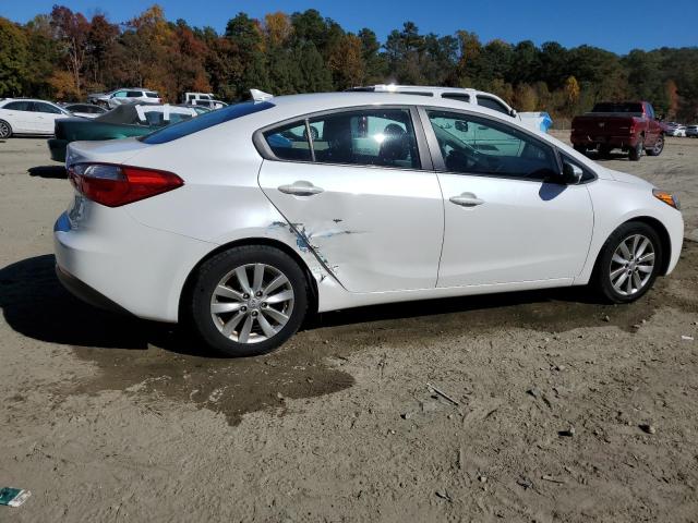 Photo 2 VIN: KNAFX4A62F5398174 - KIA FORTE LX 