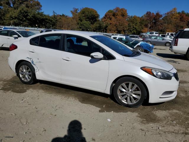 Photo 3 VIN: KNAFX4A62F5398174 - KIA FORTE LX 