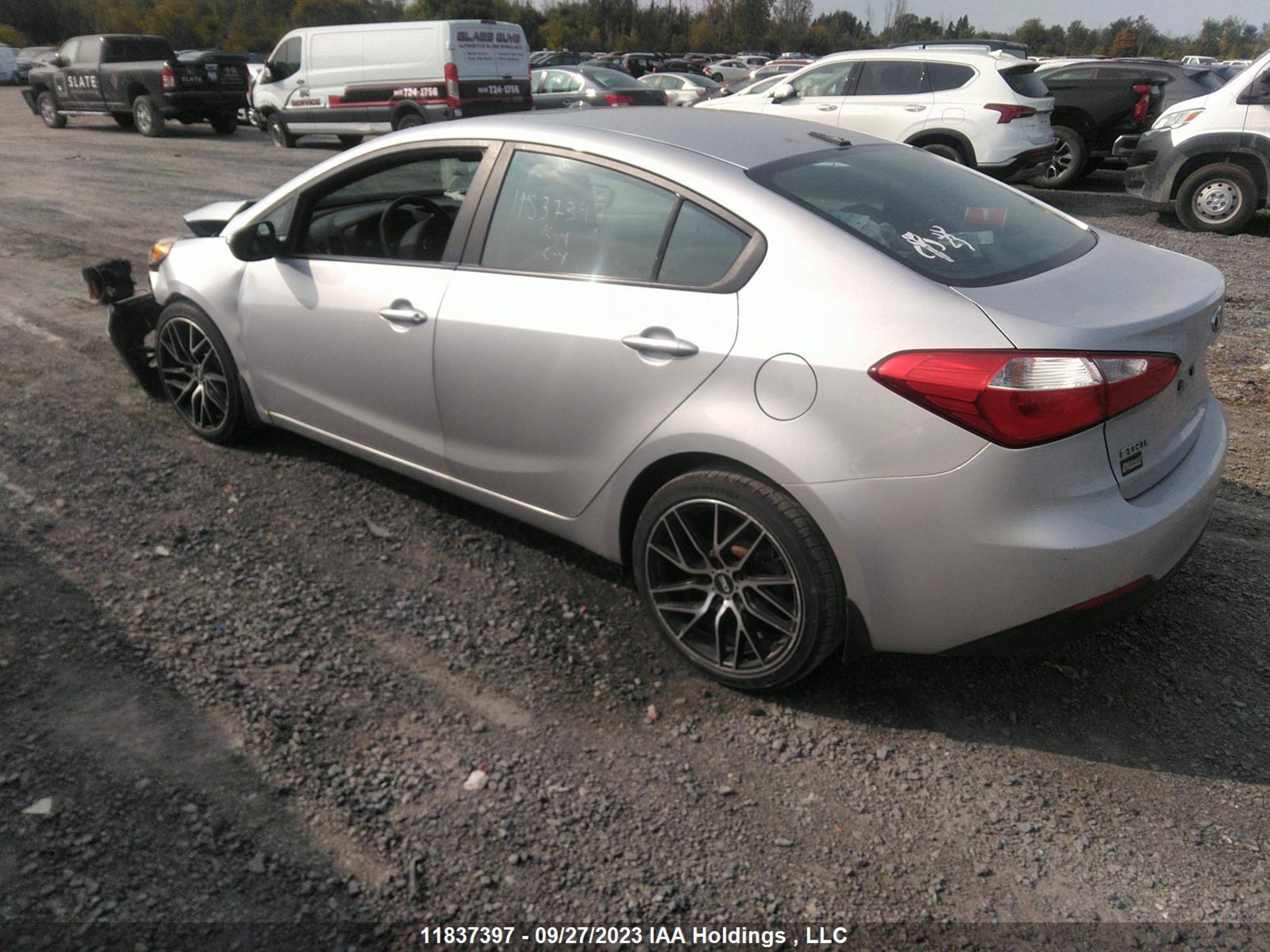 Photo 2 VIN: KNAFX4A62F5413675 - KIA FORTE 