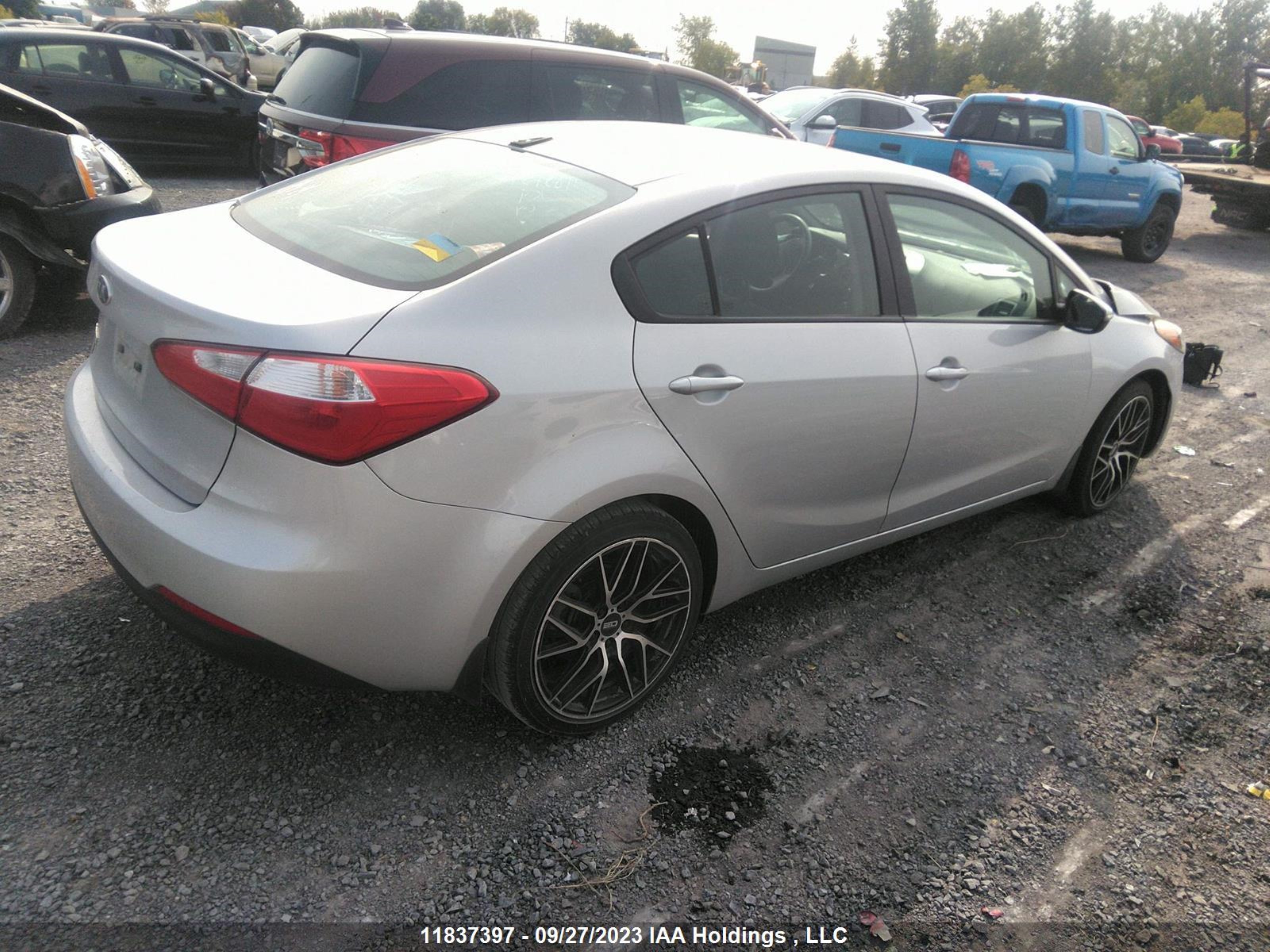 Photo 3 VIN: KNAFX4A62F5413675 - KIA FORTE 