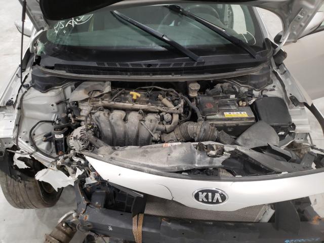 Photo 6 VIN: KNAFX4A62G5471061 - KIA FORTE LX 