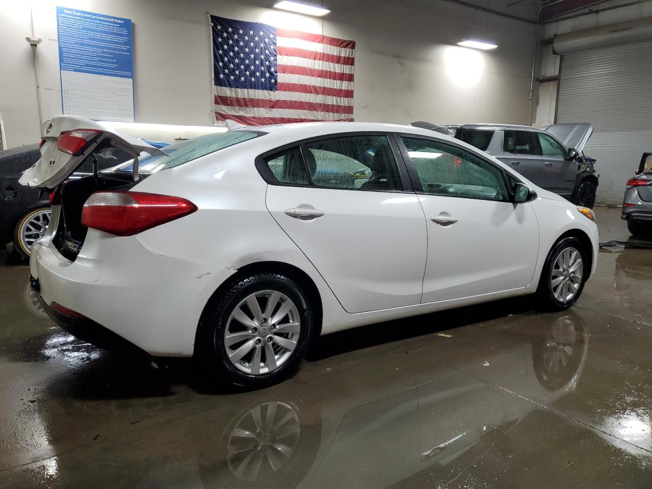 Photo 2 VIN: KNAFX4A63E5102836 - KIA FORTE 