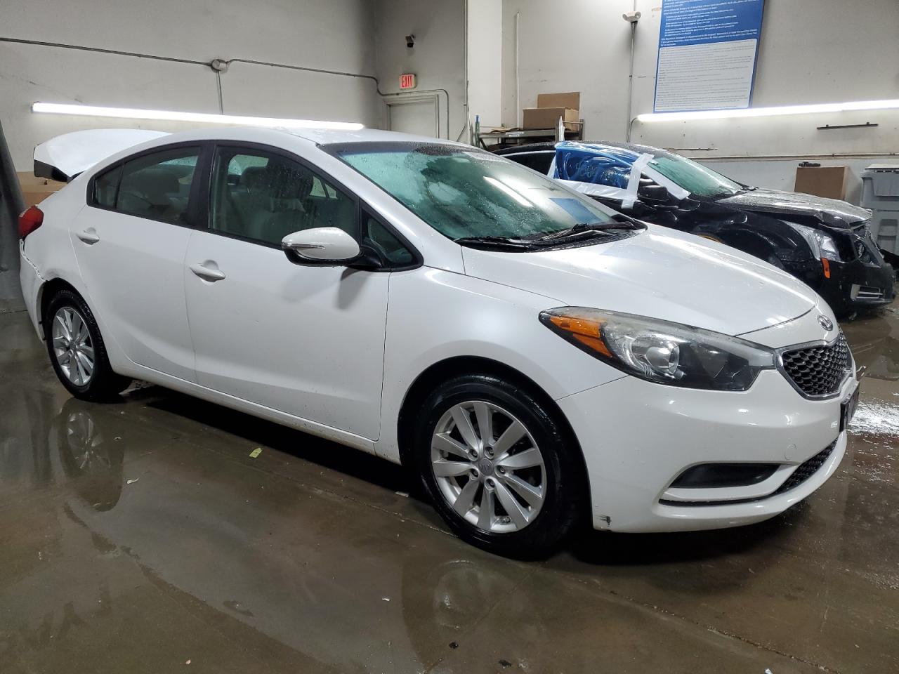 Photo 3 VIN: KNAFX4A63E5102836 - KIA FORTE 