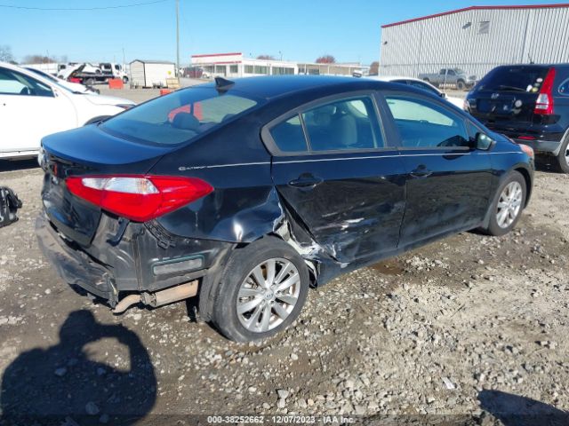 Photo 3 VIN: KNAFX4A63E5166794 - KIA FORTE 