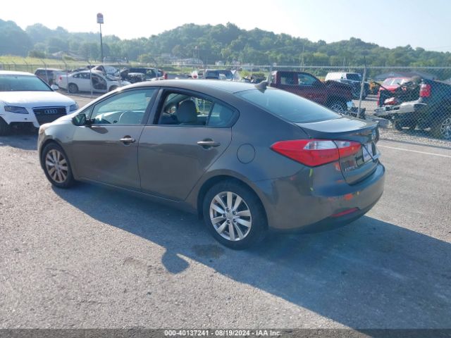 Photo 2 VIN: KNAFX4A63F5333012 - KIA FORTE 