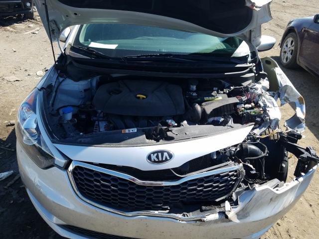 Photo 6 VIN: KNAFX4A63F5376555 - KIA FORTE LX 