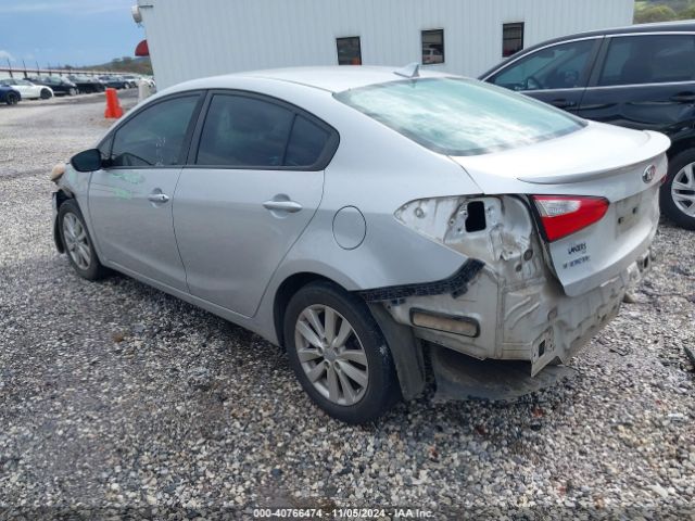 Photo 2 VIN: KNAFX4A63F5401101 - KIA FORTE 