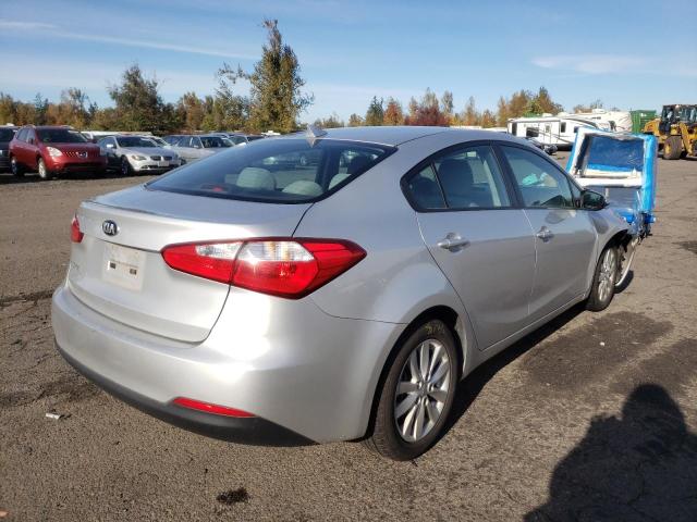 Photo 3 VIN: KNAFX4A64F5256747 - KIA FORTE LX 