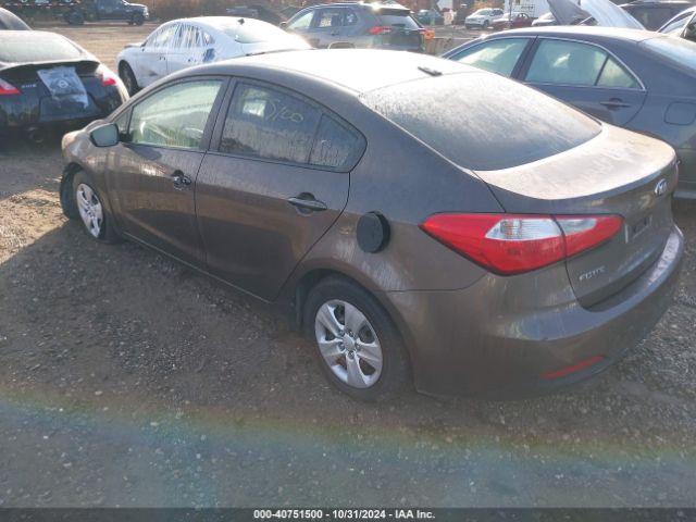 Photo 2 VIN: KNAFX4A64F5260135 - KIA FORTE 