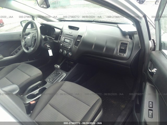 Photo 4 VIN: KNAFX4A64F5303078 - KIA FORTE 