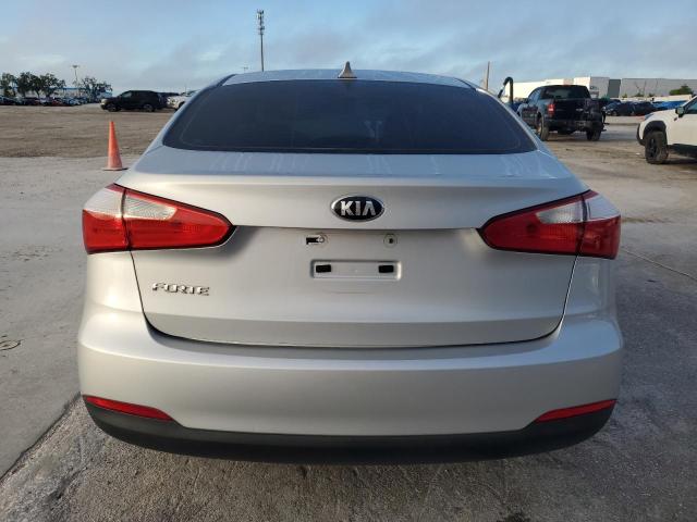 Photo 5 VIN: KNAFX4A64F5410549 - KIA FORTE LX 